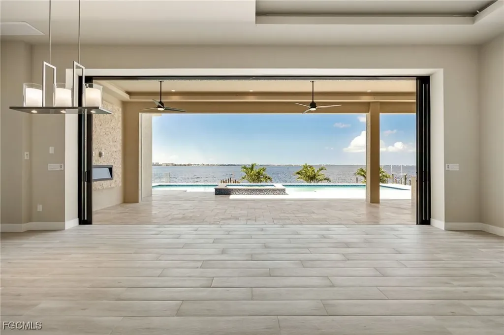 1024 Dolphin Drive Cape Coral FL 33904