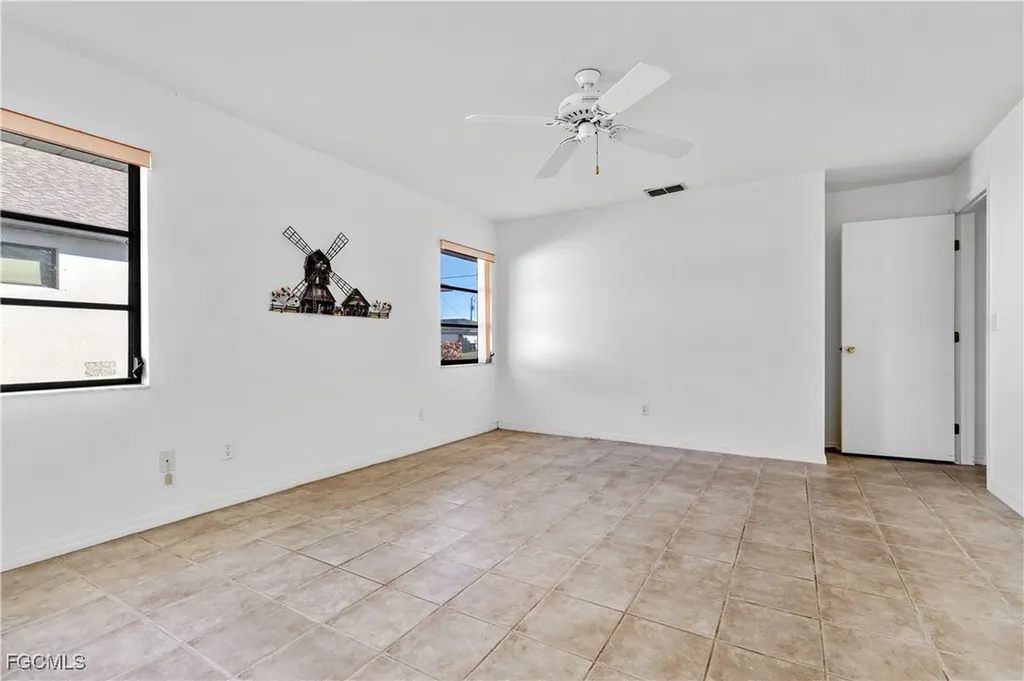 1402 SW 4th Avenue Cape Coral FL 33991