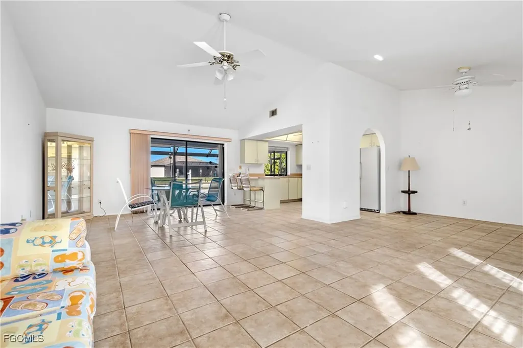 1402 SW 4th Avenue Cape Coral FL 33991