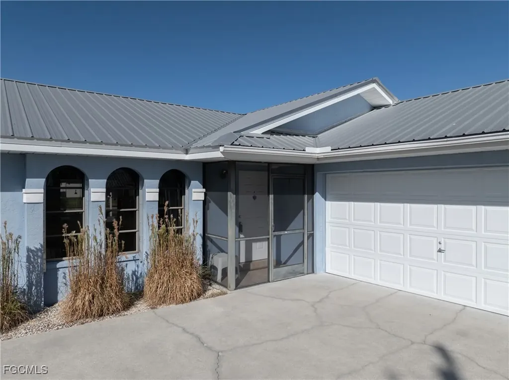 1402 SW 4th Avenue Cape Coral FL 33991