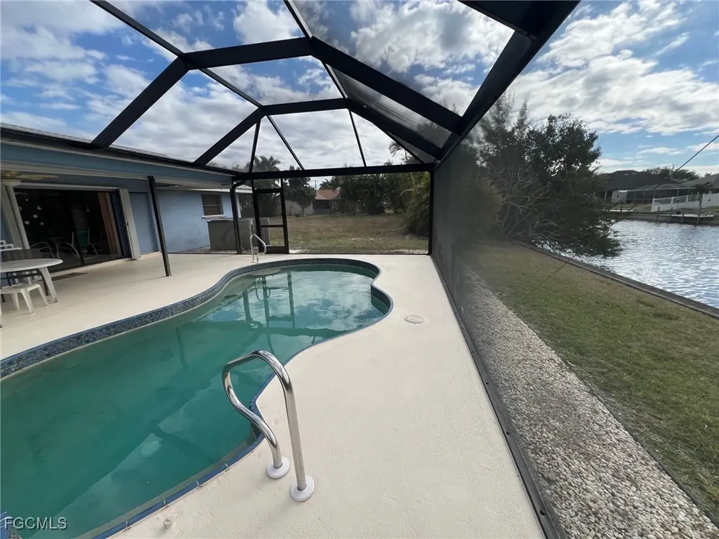 1402 SW 4th Avenue Cape Coral FL 33991