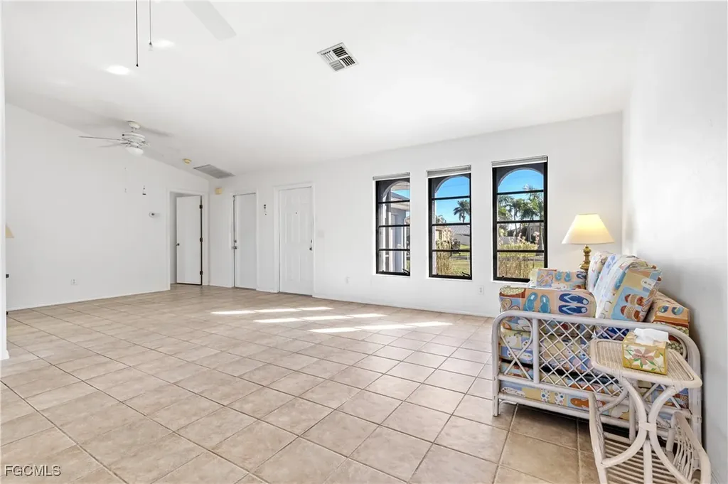 1402 SW 4th Avenue Cape Coral FL 33991