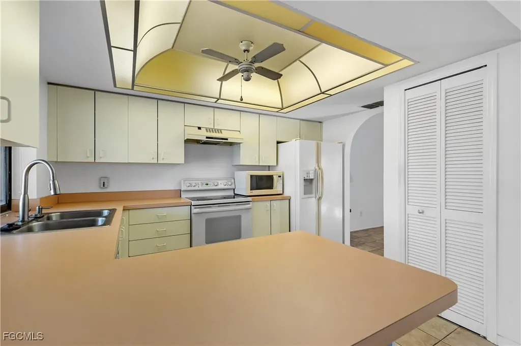 1402 SW 4th Avenue Cape Coral FL 33991