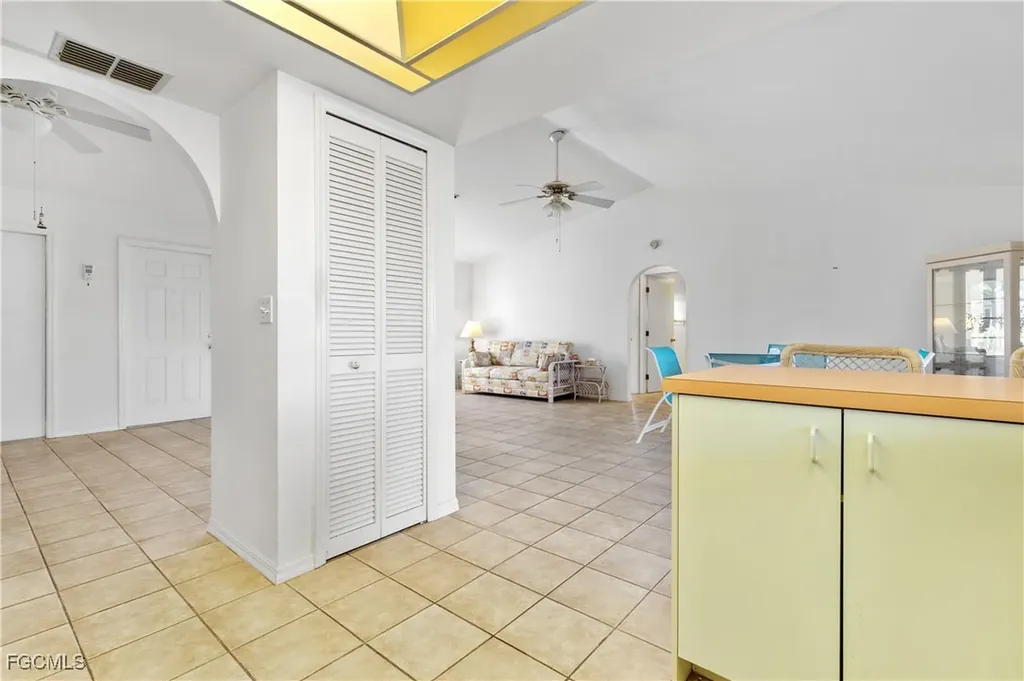 1402 SW 4th Avenue Cape Coral FL 33991