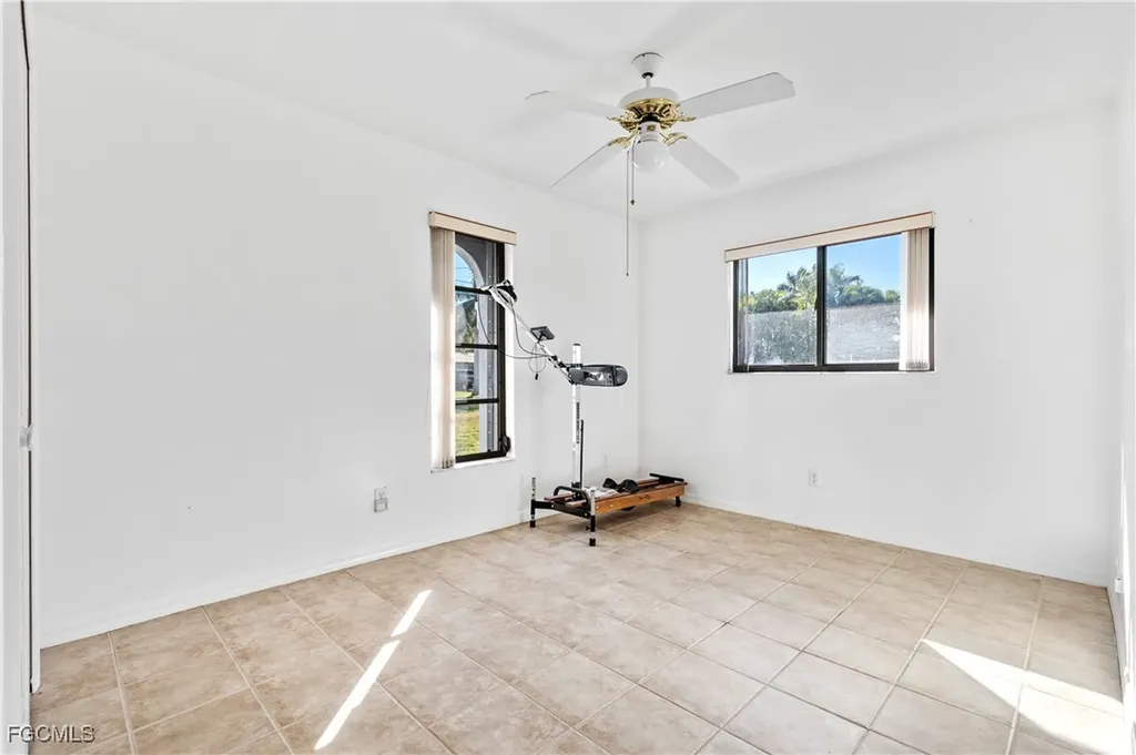 1402 SW 4th Avenue Cape Coral FL 33991