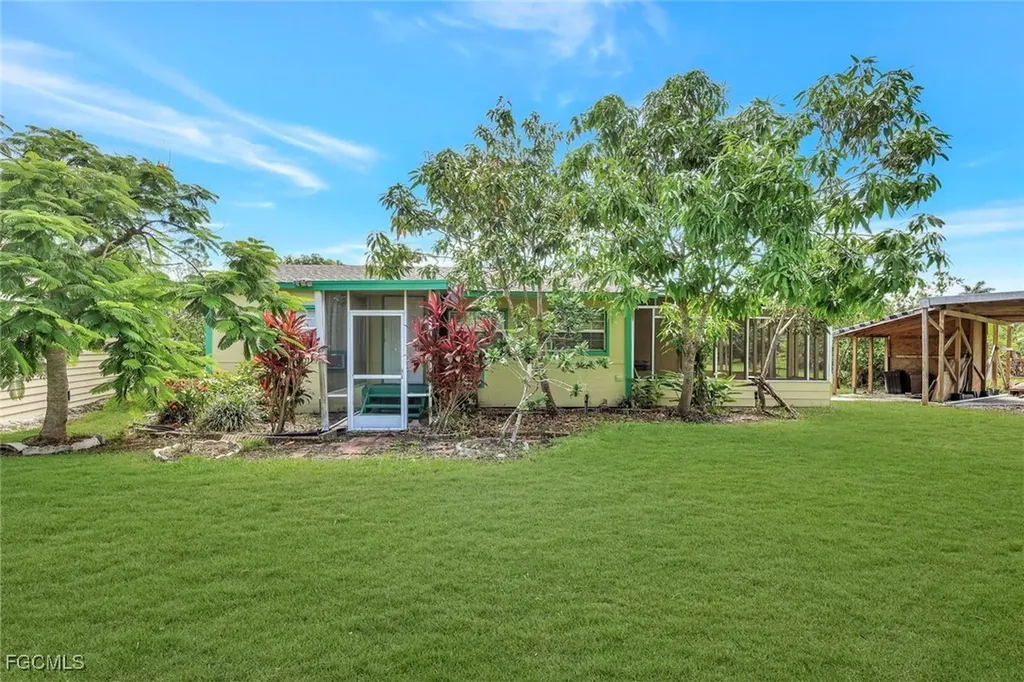 10464 Betsy Parkway St. James City FL 33956