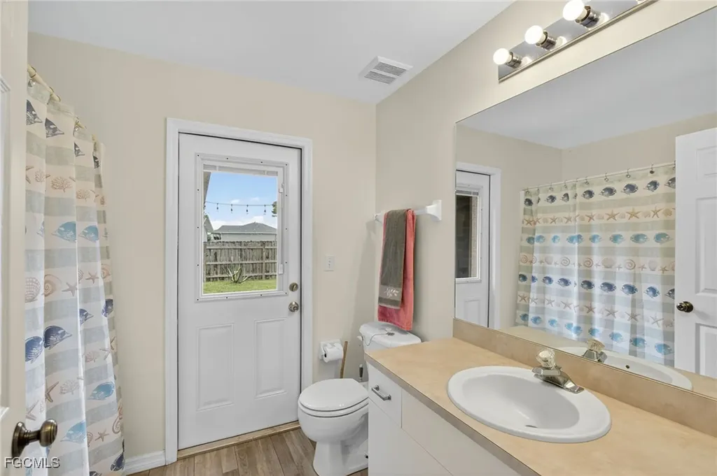 2000 NW 6th Street Cape Coral FL 33993