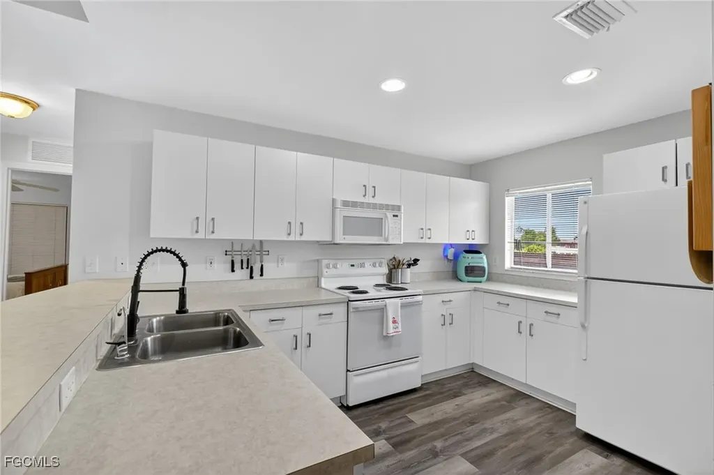 2000 NW 6th Street Cape Coral FL 33993