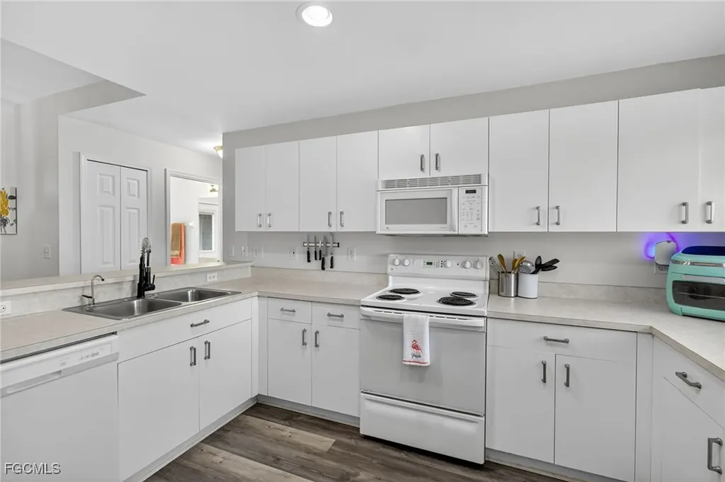 2000 NW 6th Street Cape Coral FL 33993