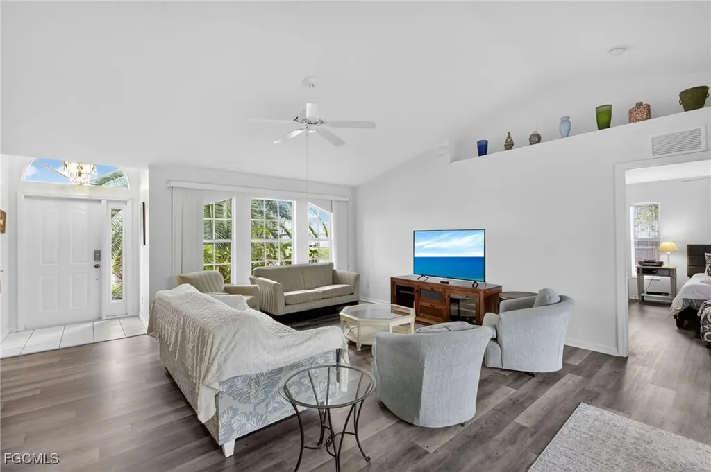 2000 NW 6th Street Cape Coral FL 33993