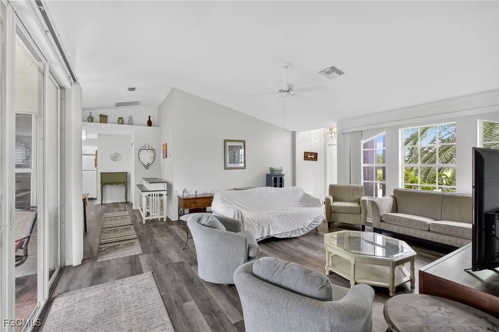 2000 NW 6th Street Cape Coral FL 33993