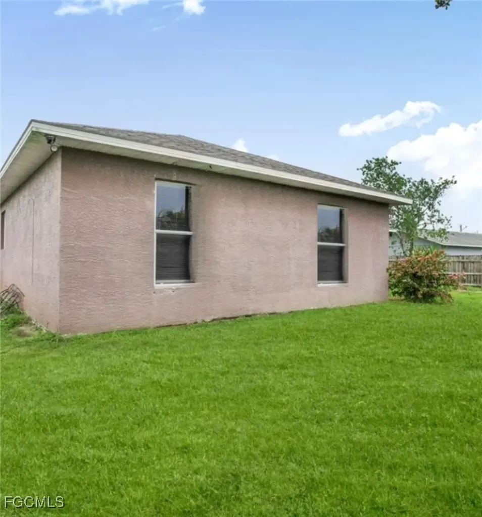 2000 NW 6th Street Cape Coral FL 33993