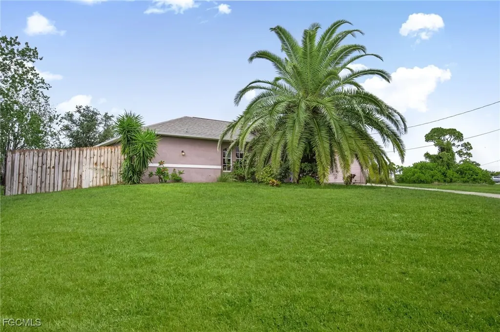 2000 NW 6th Street Cape Coral FL 33993
