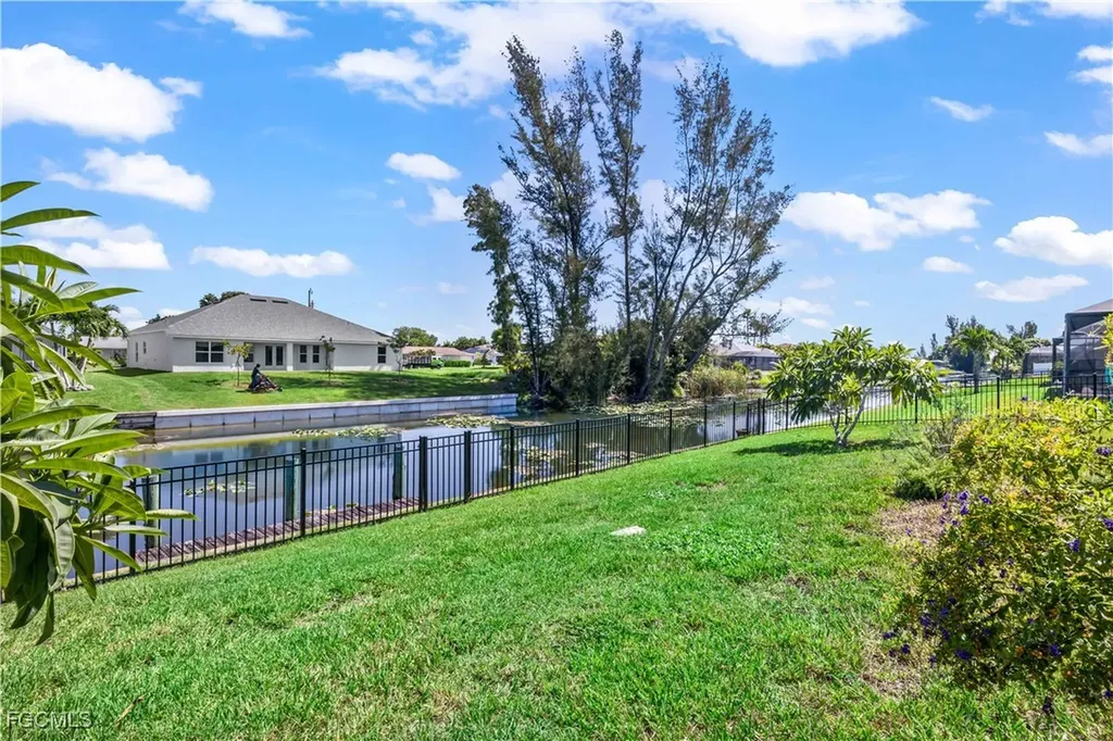 223 SE 16th Street Cape Coral FL 33990