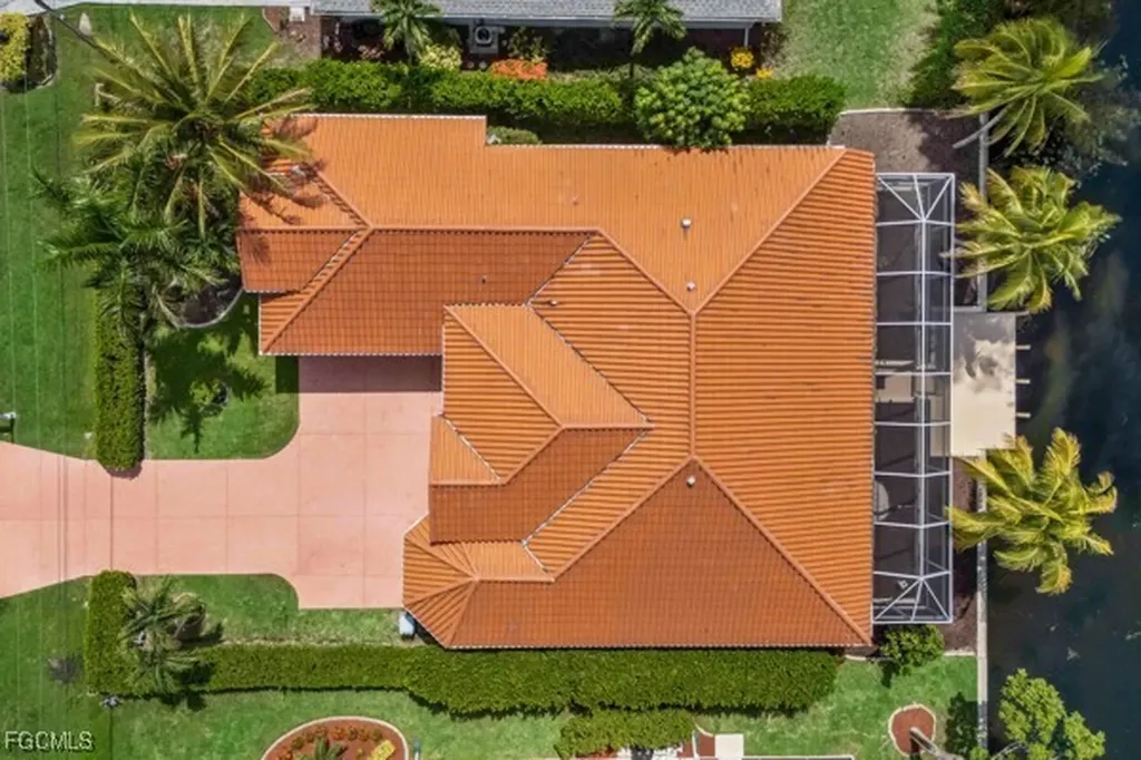 172 SE 23rd Street Cape Coral FL 33990