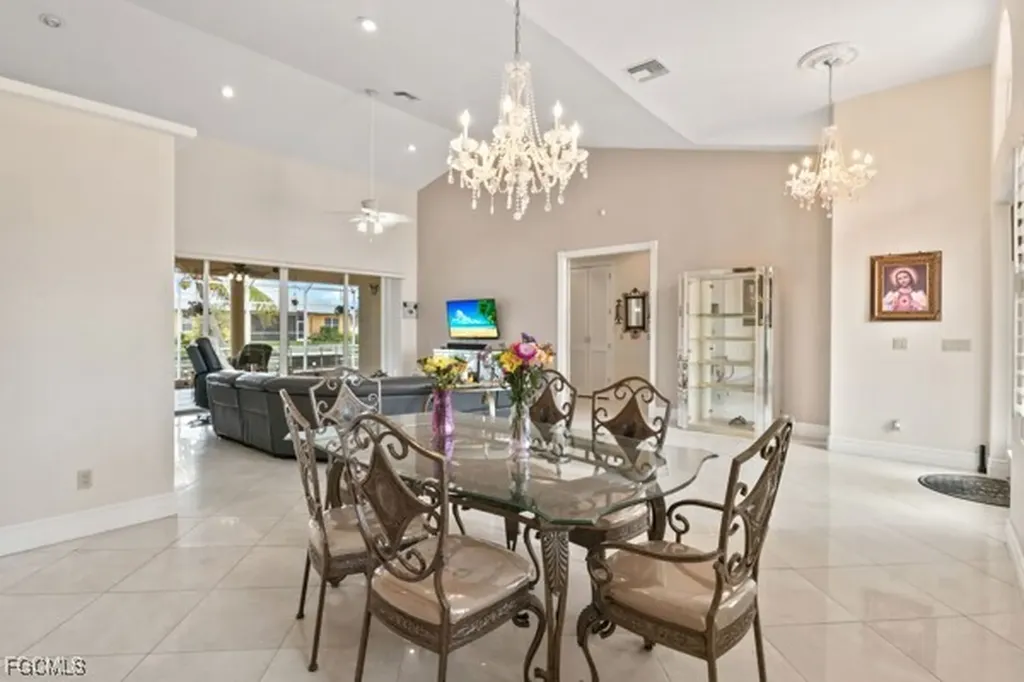 172 SE 23rd Street Cape Coral FL 33990