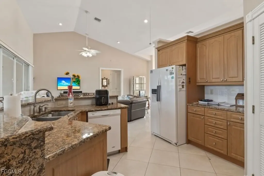 172 SE 23rd Street Cape Coral FL 33990