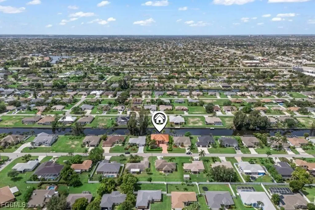172 SE 23rd Street Cape Coral FL 33990