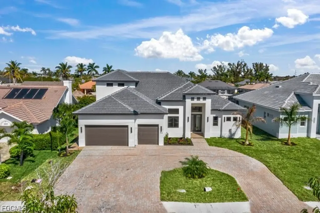 2133 Cape Coral Parkway W Cape Coral FL 33914