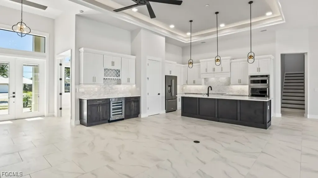 2133 Cape Coral Parkway W Cape Coral FL 33914