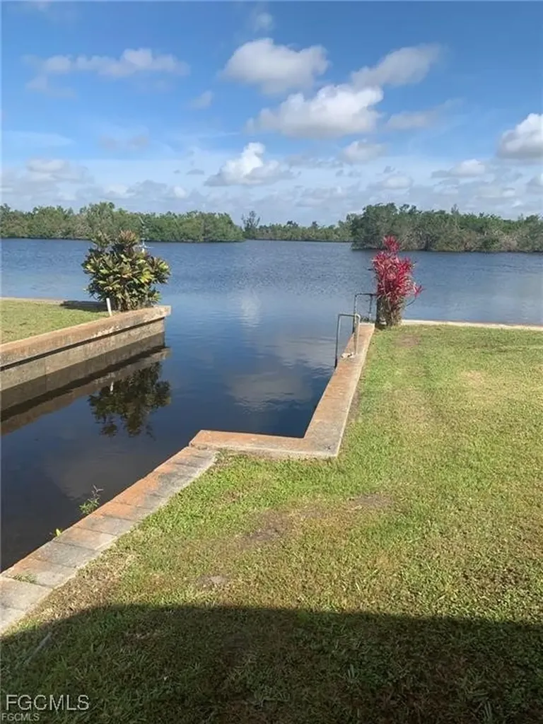 4919 E Riverside Drive Fort Myers FL 33905