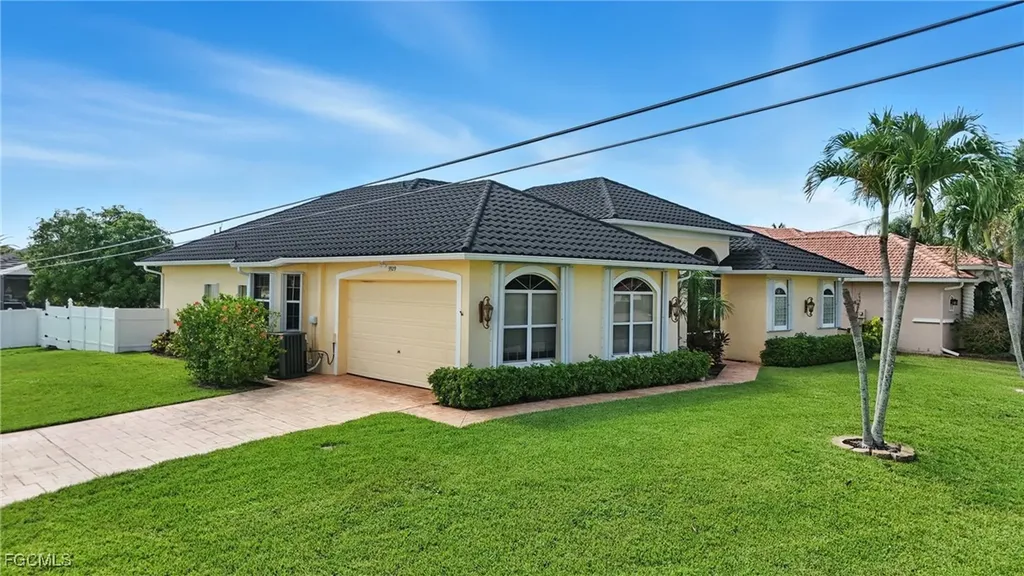 3929 SW 26th Avenue Cape Coral FL 33914