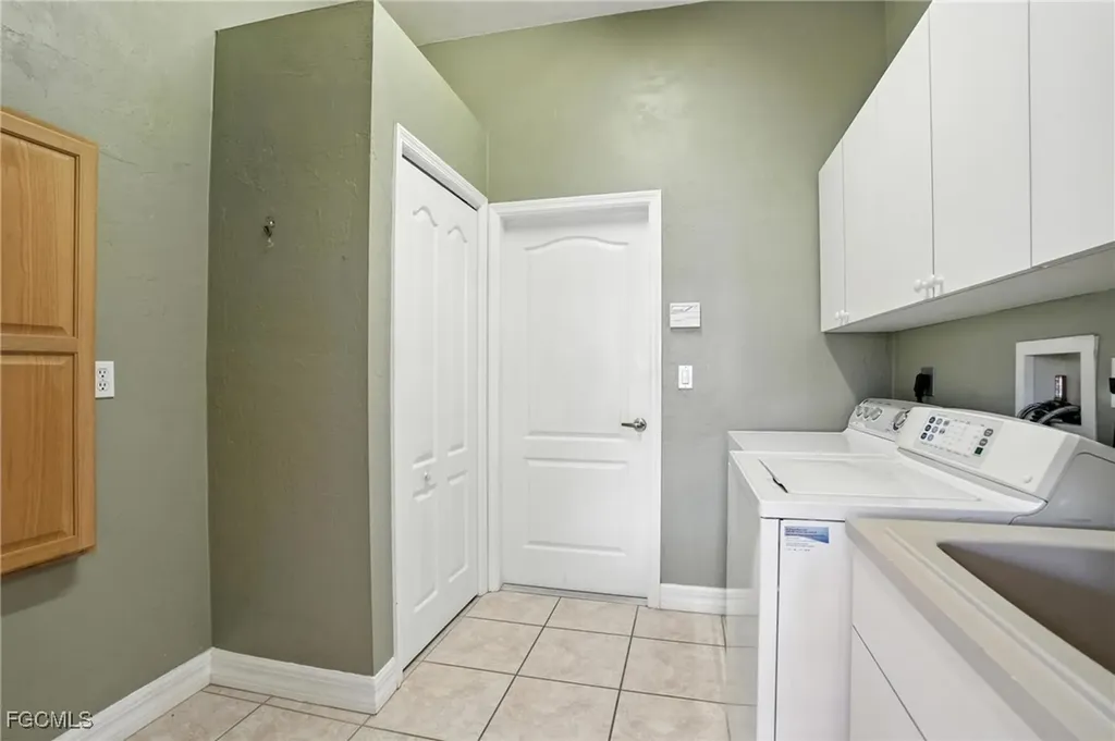 3929 SW 26th Avenue Cape Coral FL 33914