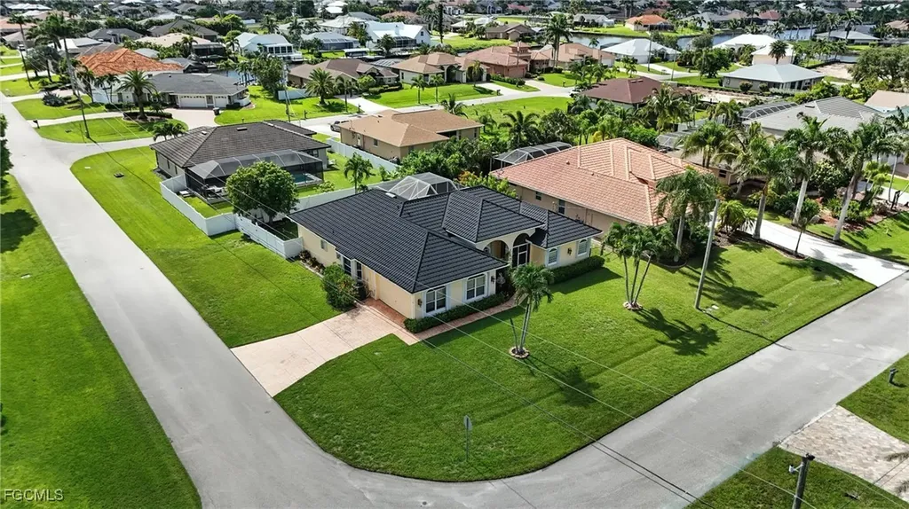 3929 SW 26th Avenue Cape Coral FL 33914