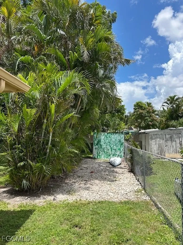 1649 N Hermitage Road Fort Myers FL 33919