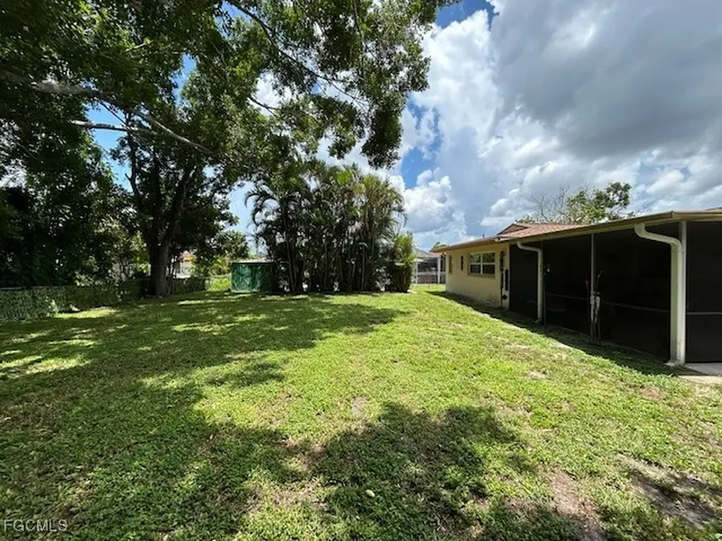 1649 N Hermitage Road Fort Myers FL 33919