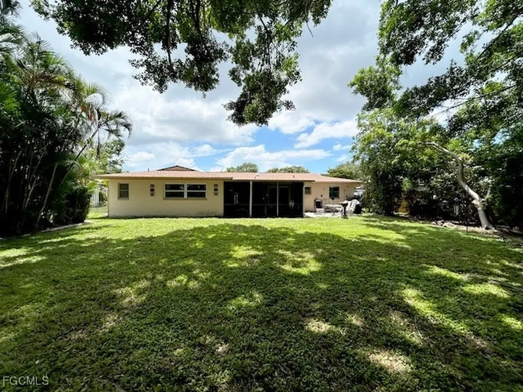 1649 N Hermitage Road Fort Myers FL 33919