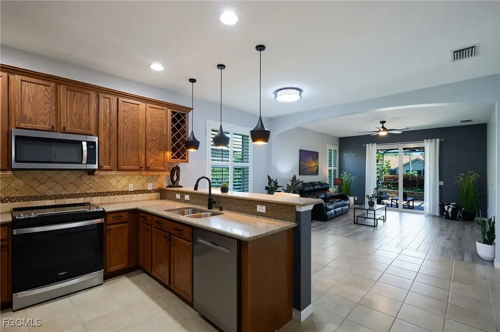 8698 Colony Trace Drive Fort Myers FL 33908