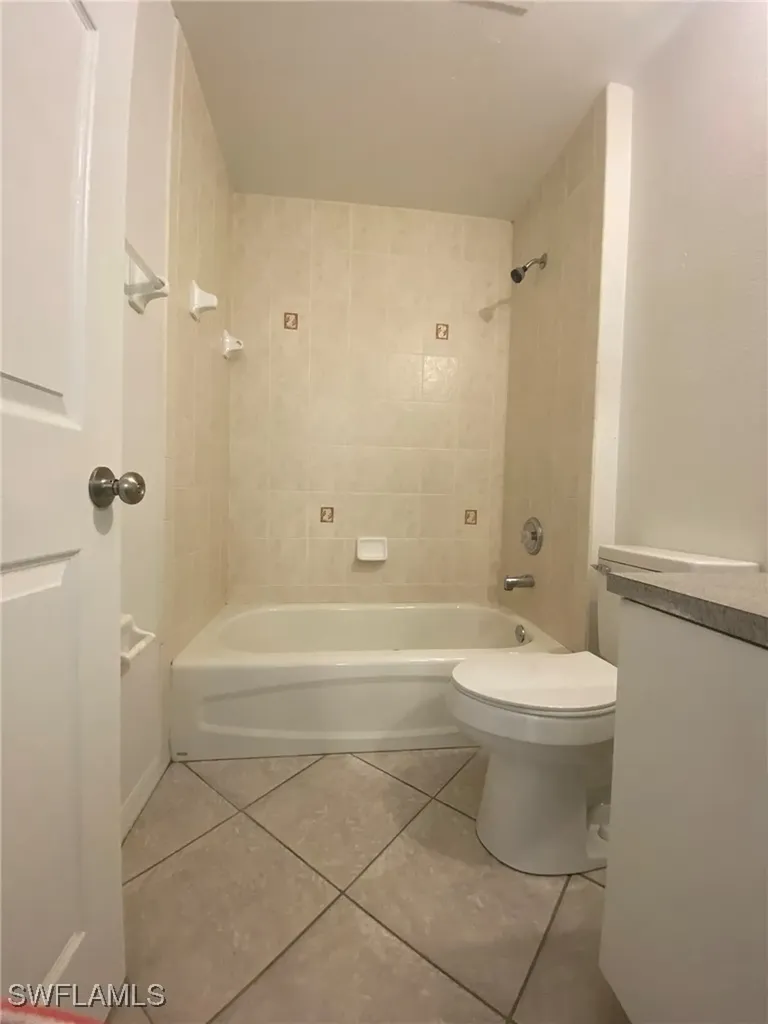 1027 SE 11th Street Cape Coral FL 33990