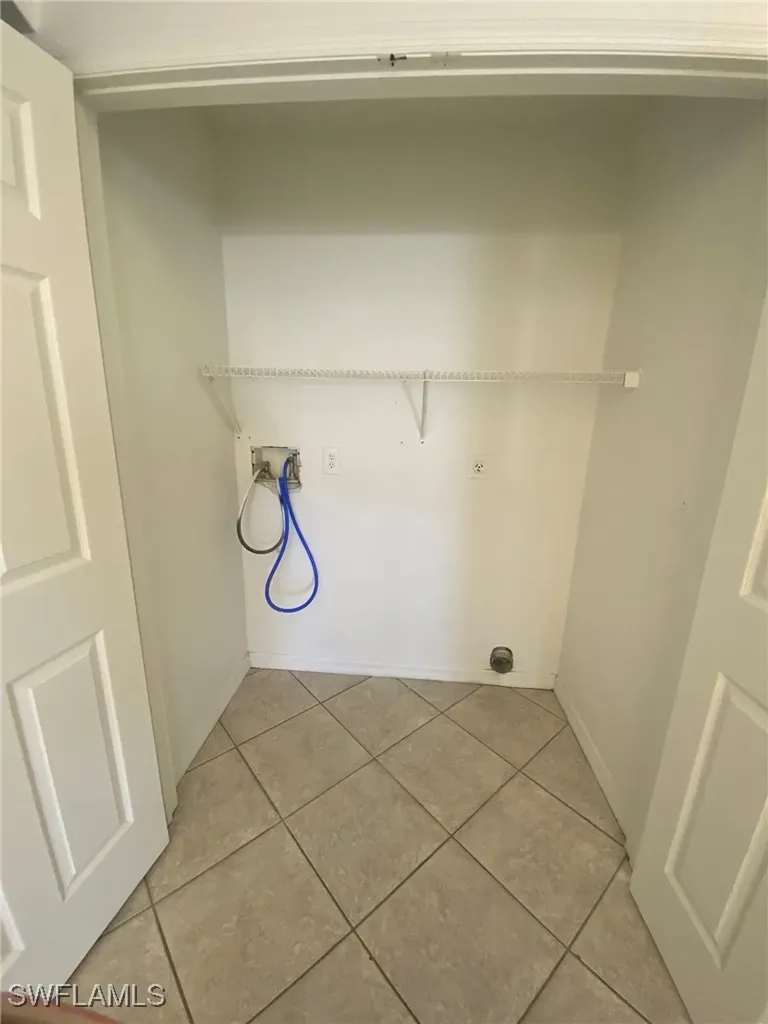 1027 SE 11th Street Cape Coral FL 33990