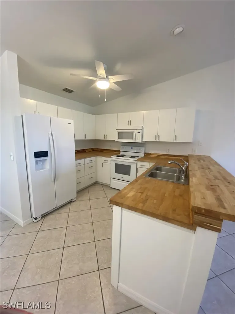 1027 SE 11th Street Cape Coral FL 33990