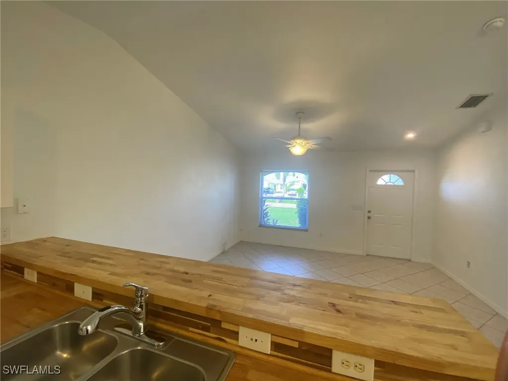 1027 SE 11th Street Cape Coral FL 33990