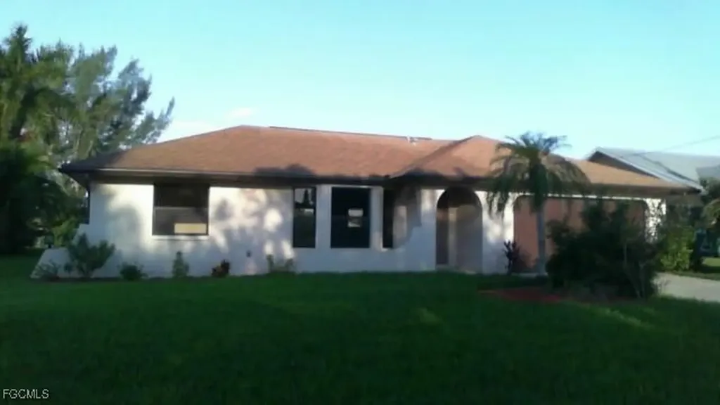 1510 SE 11th Place Cape Coral FL 33990