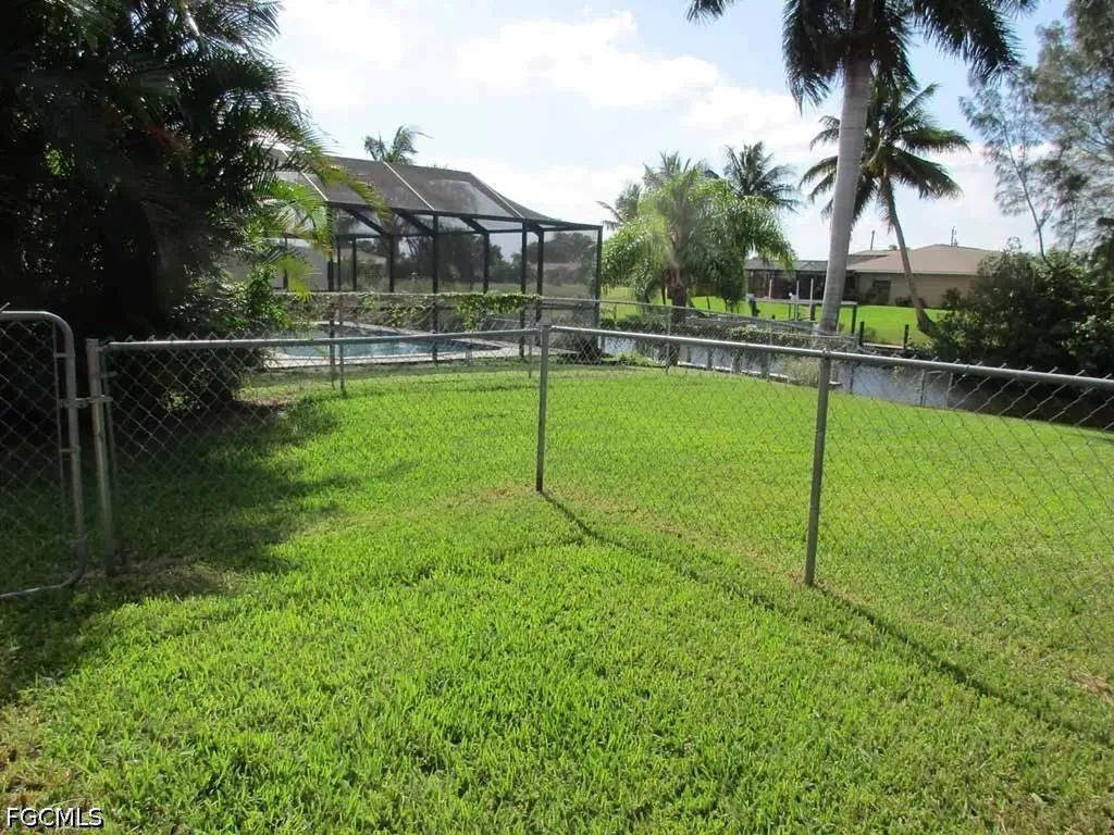 1510 SE 11th Place Cape Coral FL 33990