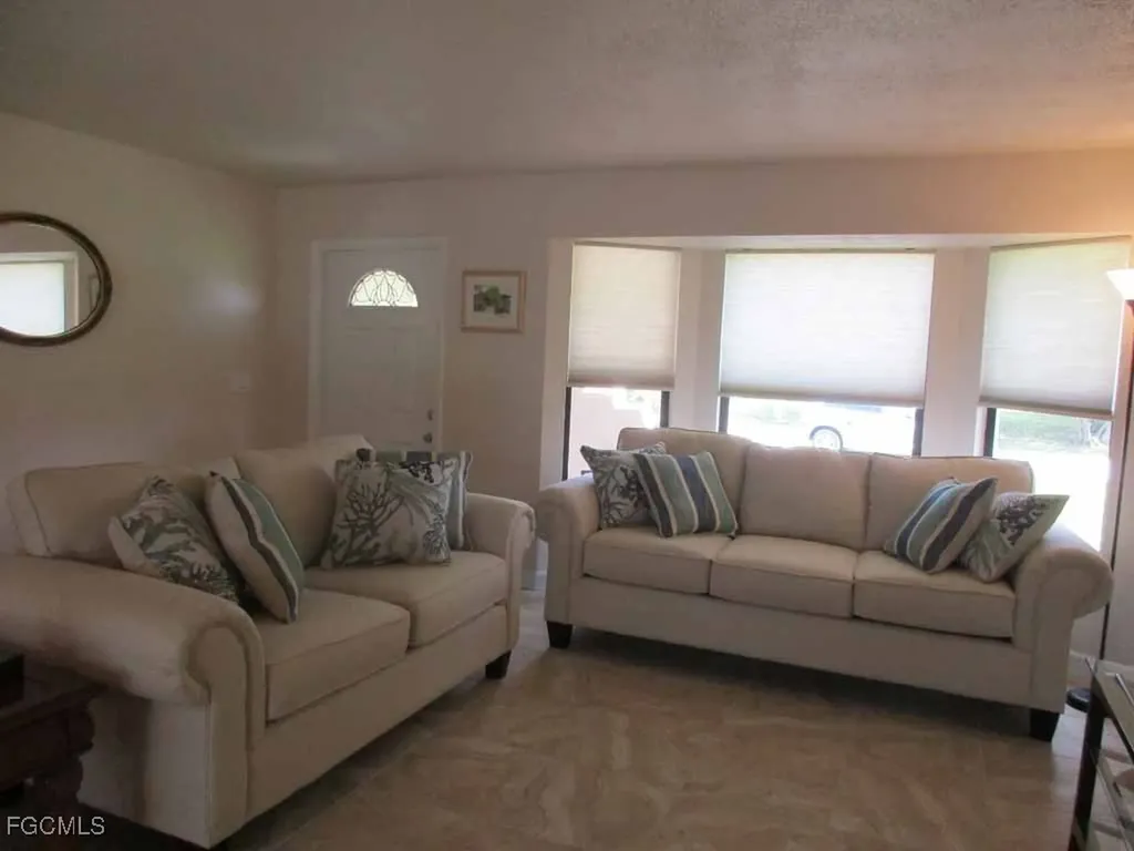 1510 SE 11th Place Cape Coral FL 33990
