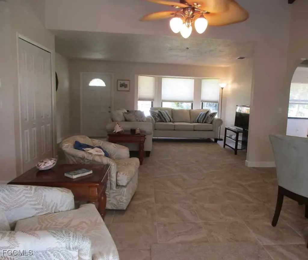 1510 SE 11th Place Cape Coral FL 33990