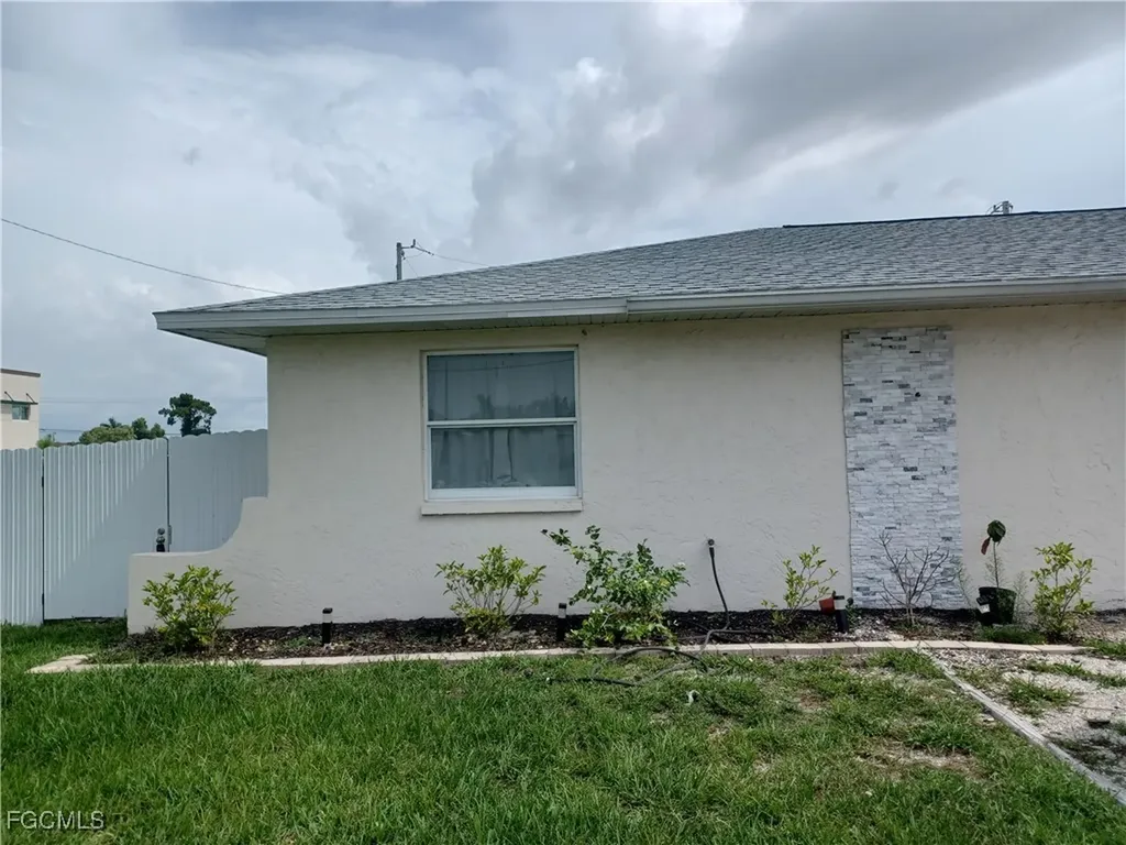 1102 SW 15th Terrace Cape Coral FL 33991