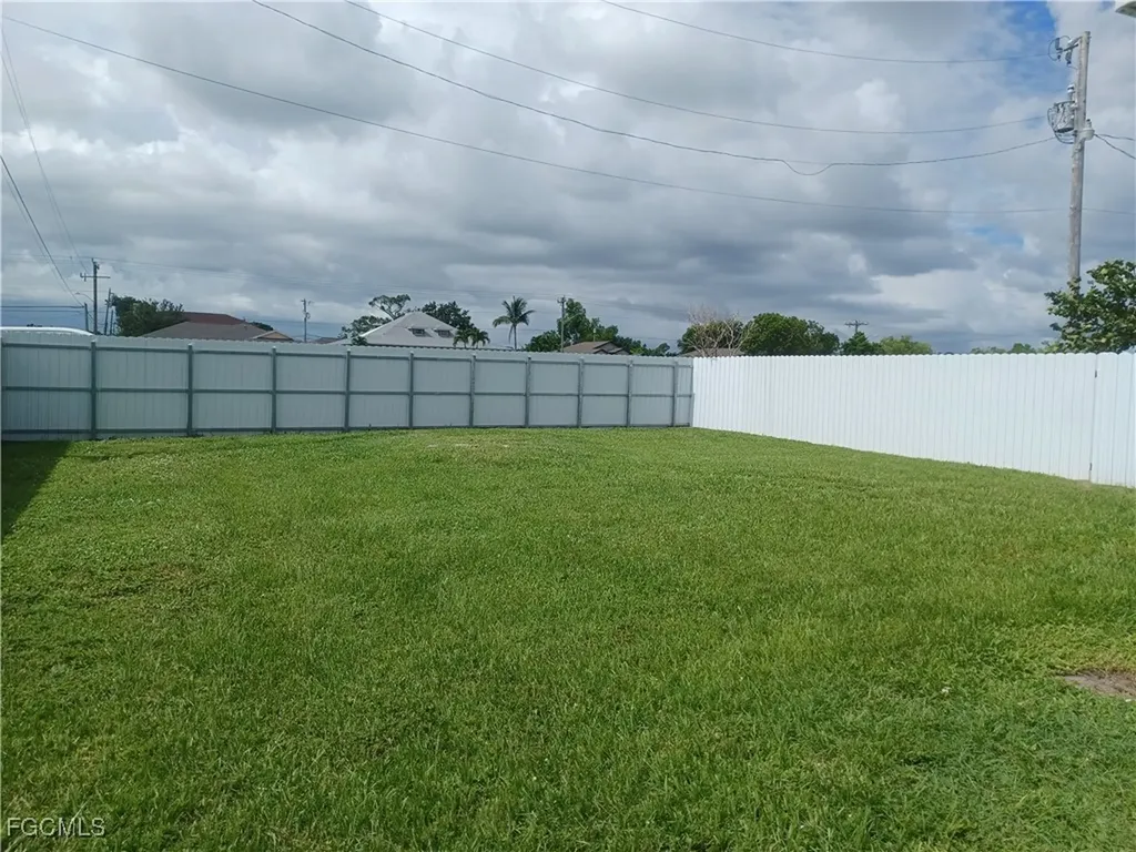 1102 SW 15th Terrace Cape Coral FL 33991