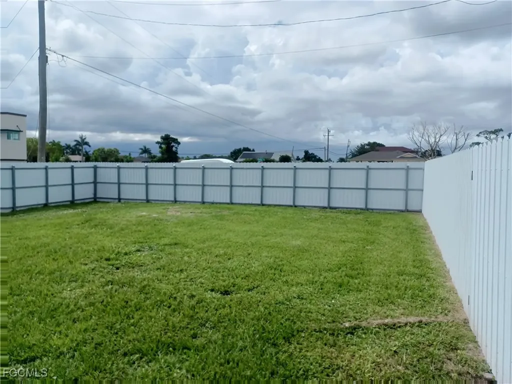 1102 SW 15th Terrace Cape Coral FL 33991