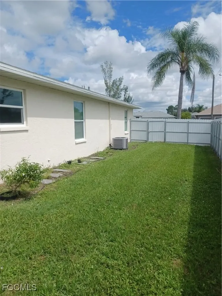 1102 SW 15th Terrace Cape Coral FL 33991