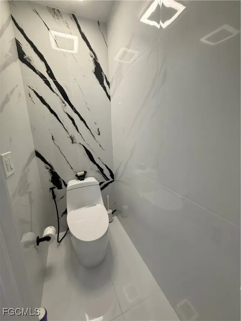 1726 Country Club Boulevard Cape Coral FL 33990