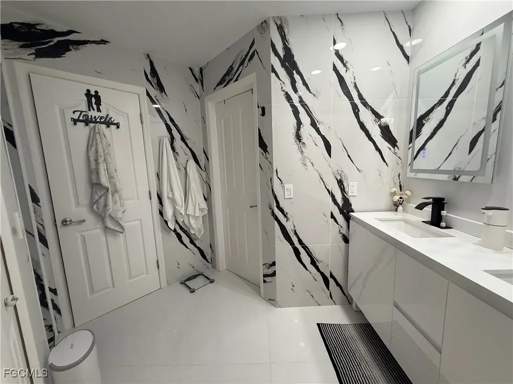 1726 Country Club Boulevard Cape Coral FL 33990