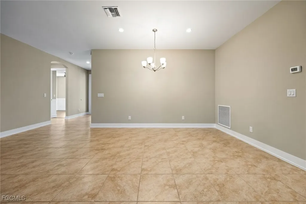 2513 SW 38th Terrace Cape Coral FL 33914