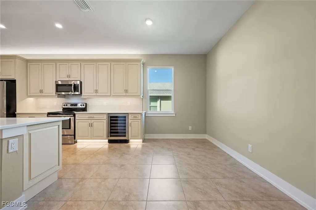 2513 SW 38th Terrace Cape Coral FL 33914