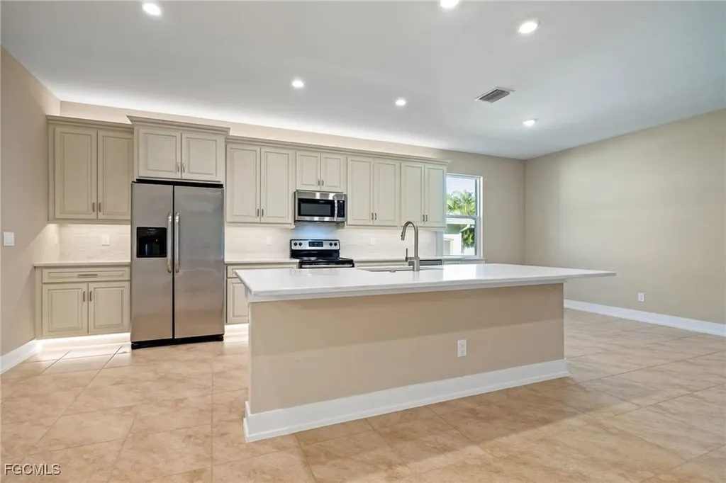 2513 SW 38th Terrace Cape Coral FL 33914