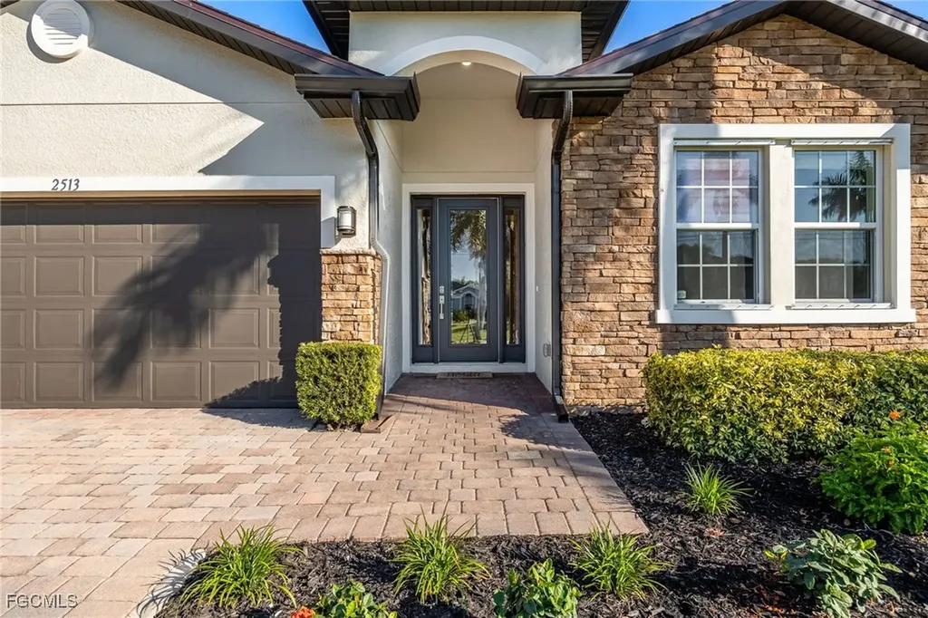 2513 SW 38th Terrace Cape Coral FL 33914
